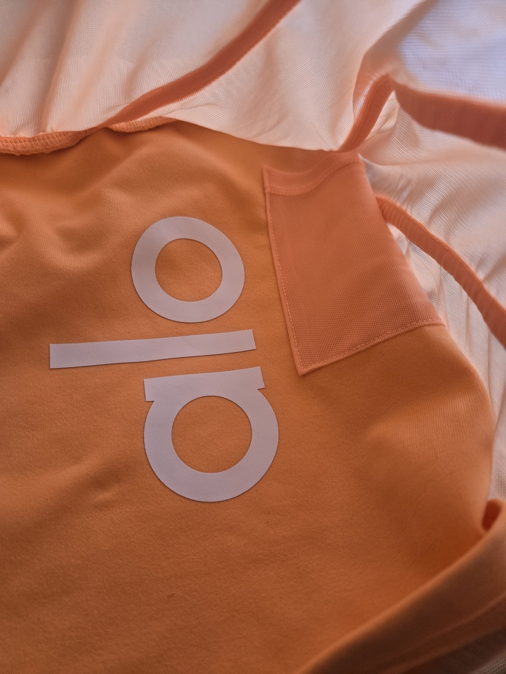 Alo Yoga Ambience Short in orange sz LARGE - Picture 3 of 6
